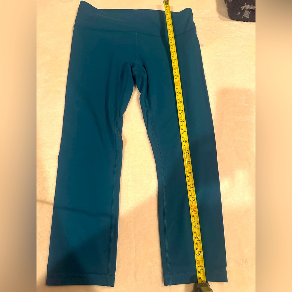 Athleta cropped leggings size M